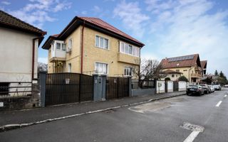 Apartament cu 3 camere la casa | Curte 130 mp | Zona Grivitei strada Vulcan - Poză 2
