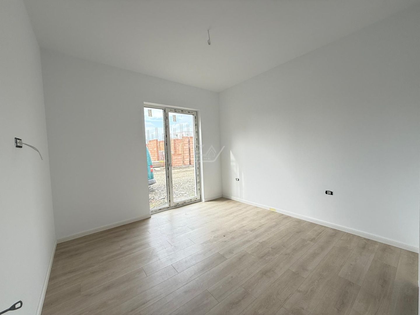 Comision 0. Gradina proprie 25 mp. Loc de parcare. - Poză 4