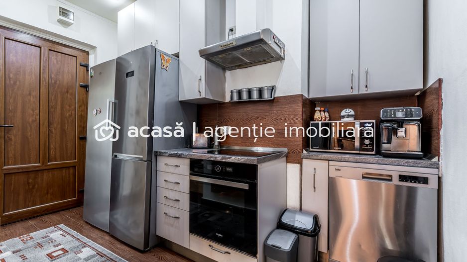 Apartament în centru cu acces auto și garaj propriu - Poză 3