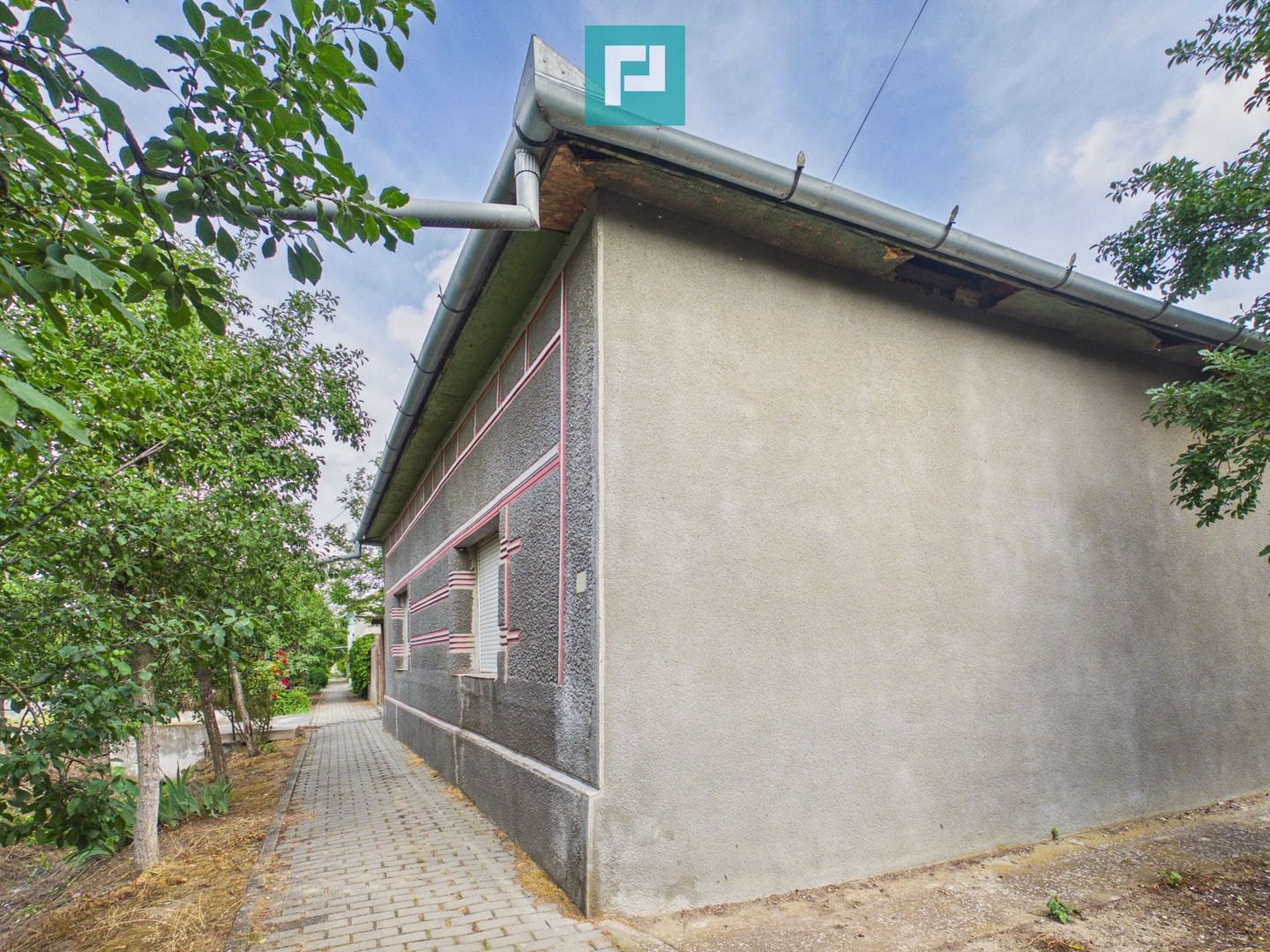 Casă cu 4 camere și teren de 800 mp în Zerind - Poză 9
