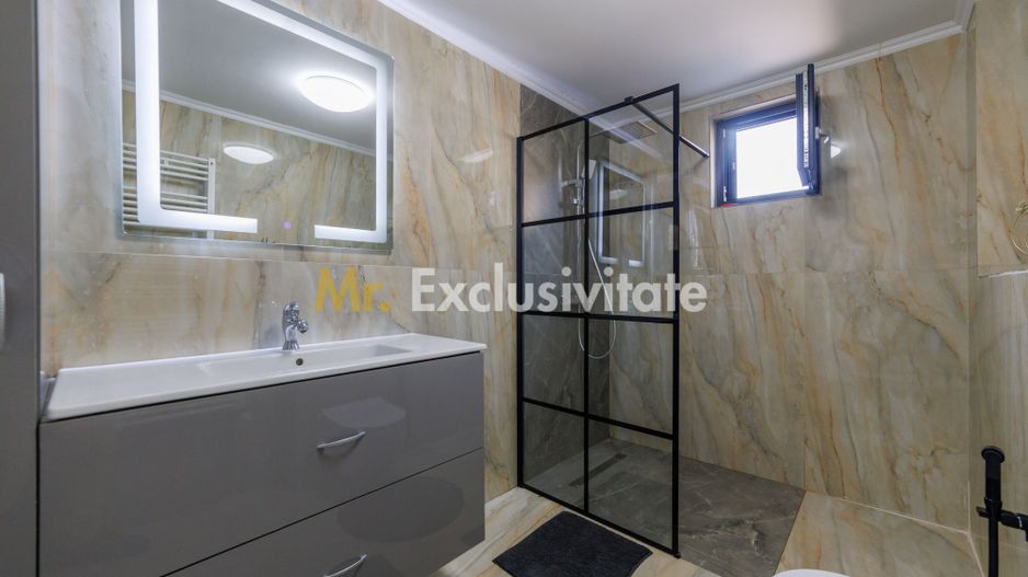 Proprietate cu 2 case si curte in Oarja, AG - Poză 11
