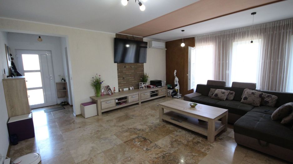 Cocheta si mobilata pe parter - Poză 3