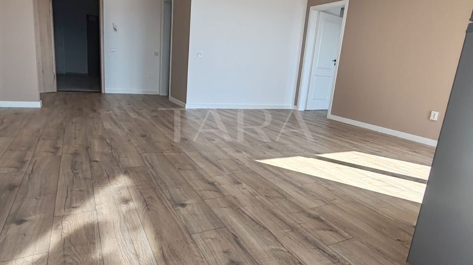 2 camere de inchiriat, mobilat complet, parcare inclusă . - Poză 1