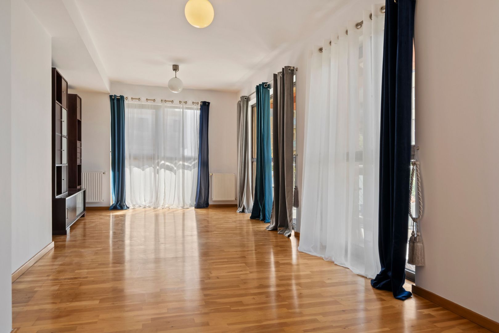 Apartament Otopeni CENTRAL 3 camere, 102m2,  Luminos si Primitor - Poză 2