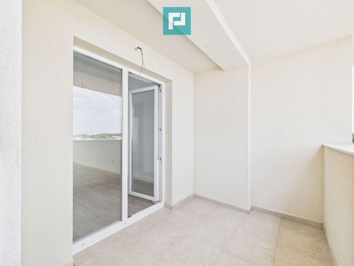 Apartament 3 camere, zona Torontalului - Poză 13