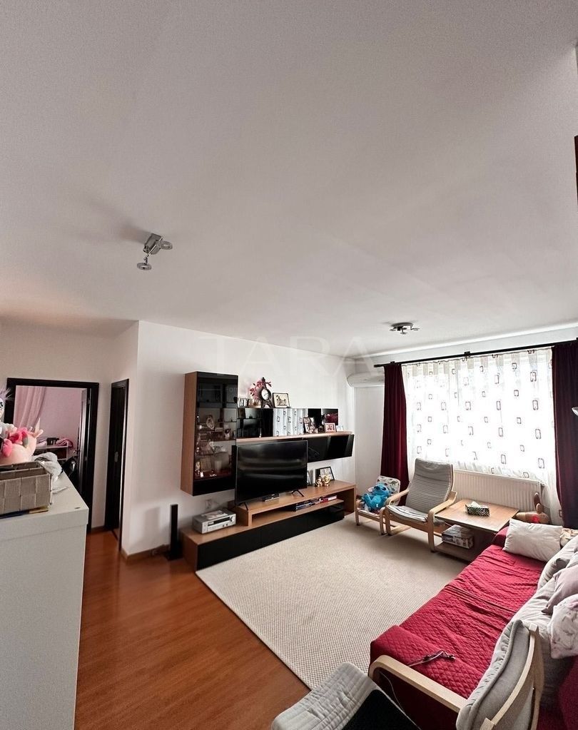 Apartament elegant cu 3 camere în zona Stadionului. - Poză 1