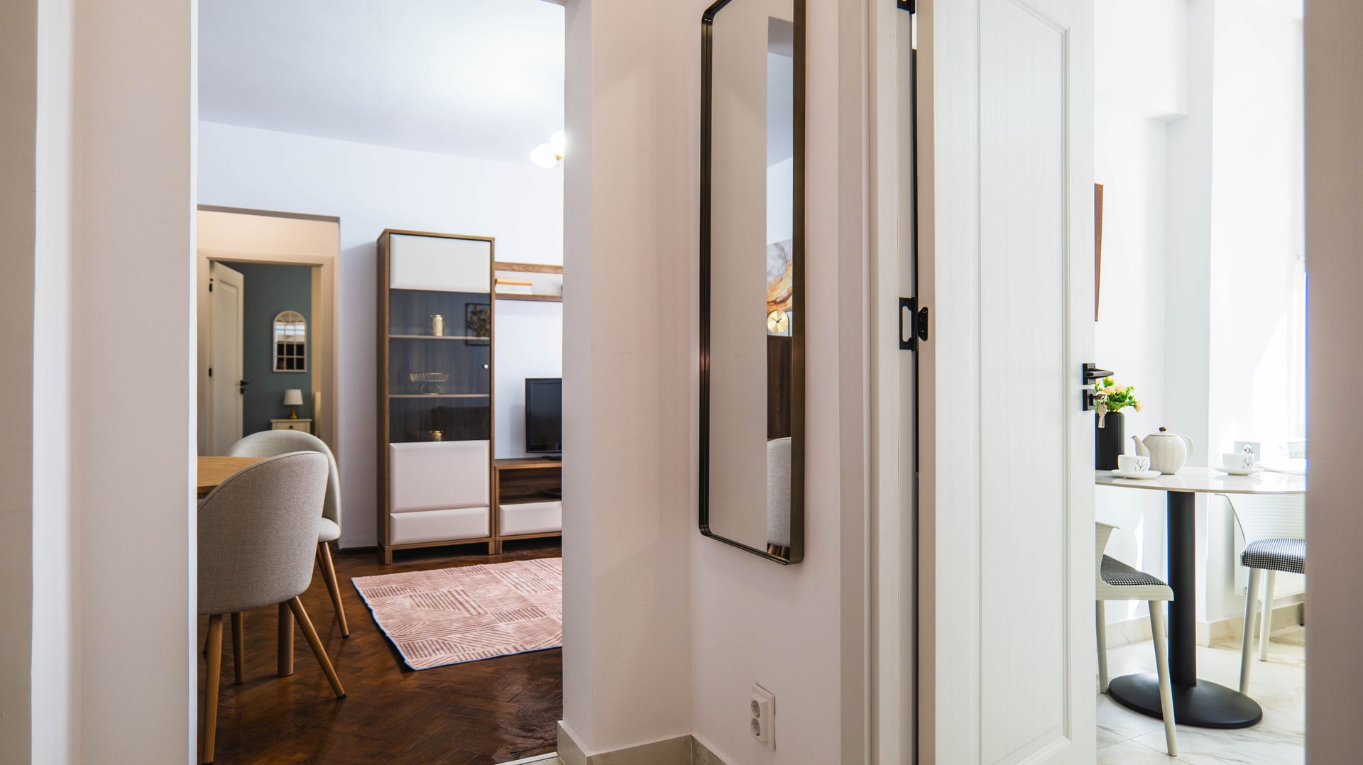 Vanzare apartament 2 camere, complet renovat, Metrou si Parc Bazilescu - Poză 6