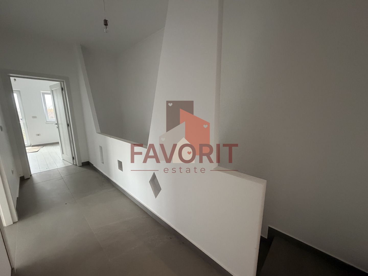 Finisat la cheie. Acces asfaltat. Disponibil imediat - Poză 9