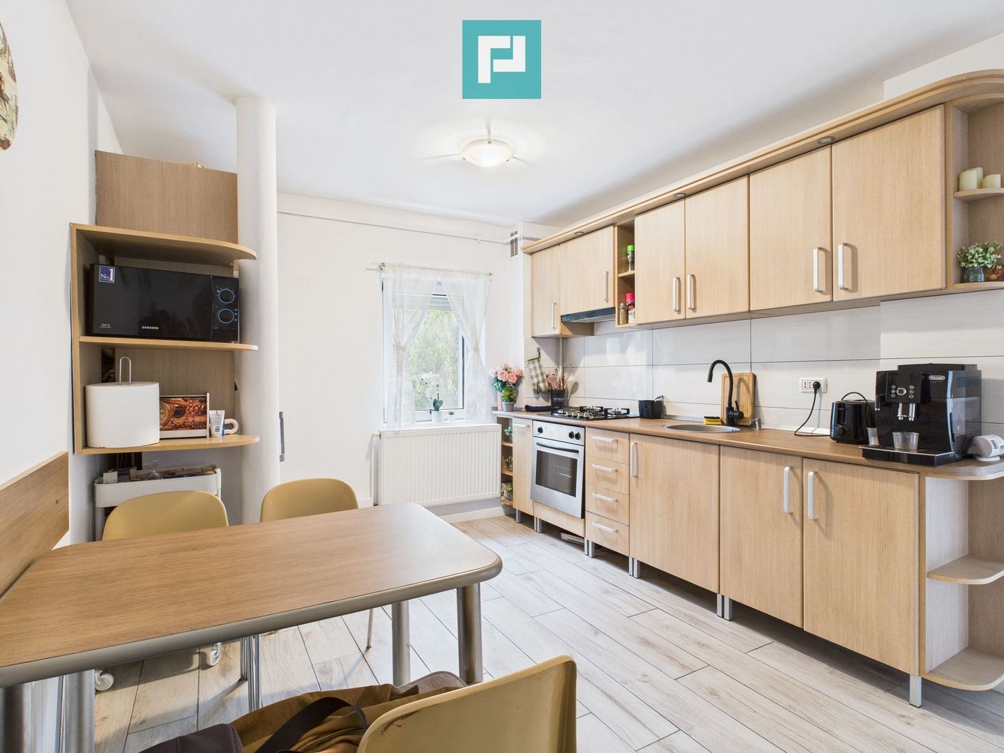 Apartament patru camere zona Confectii Arad - Poză 1