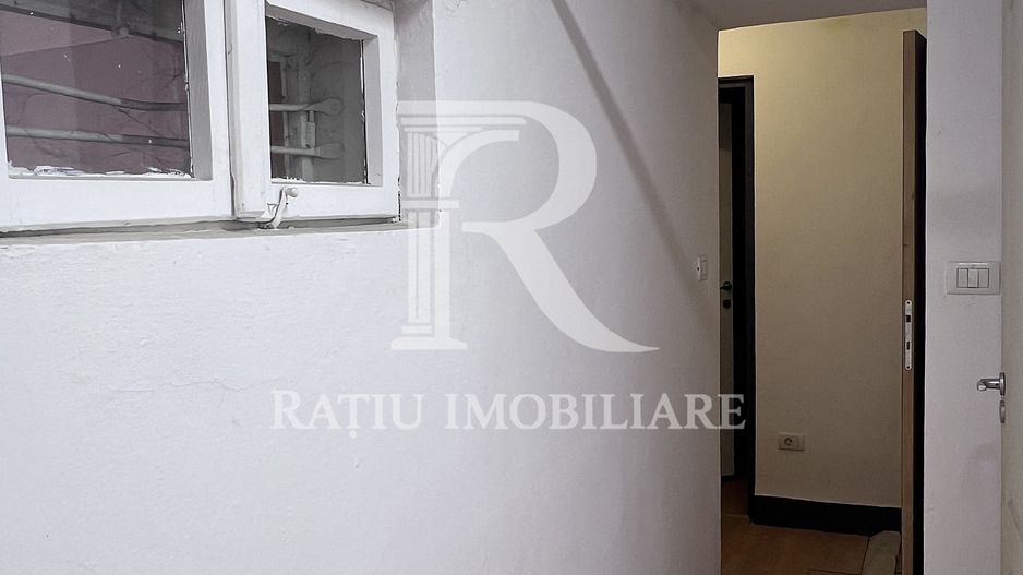 Spațiu Comercial în Imobil Istoric | Locație Ultracentrală | Oradea - Poză 12