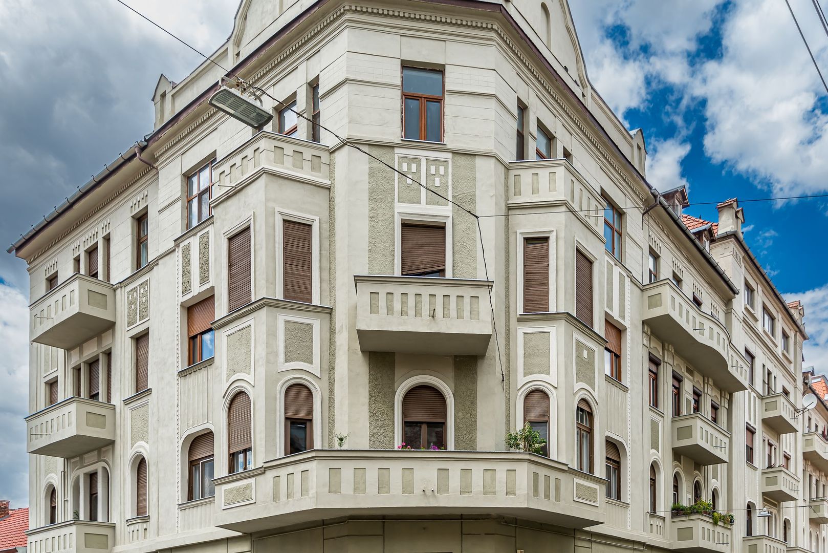 Apartament ultracentral cu 4 camere decomandat, etaj intermediar - Poză 13
