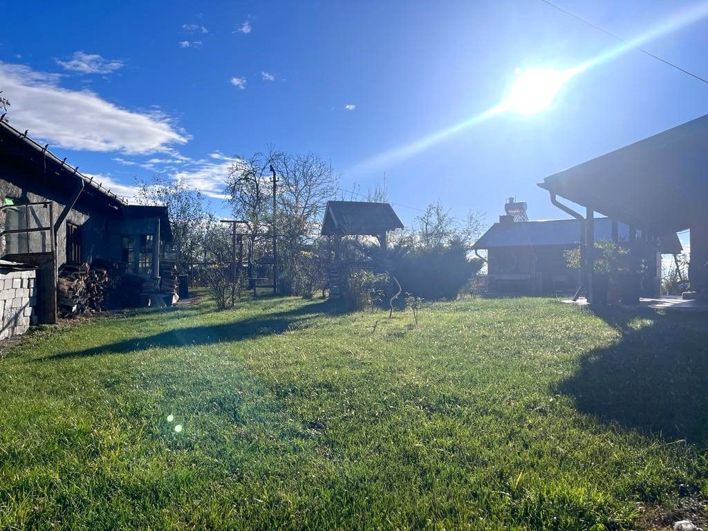 Aproape de oras! Vanzare casa cu 4 camere in Gura Ocnitei! - Poză 3