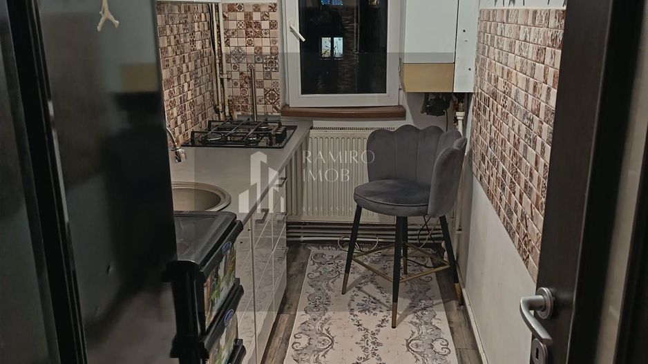 Apartament 3 camere semidecomandat - Poză 7