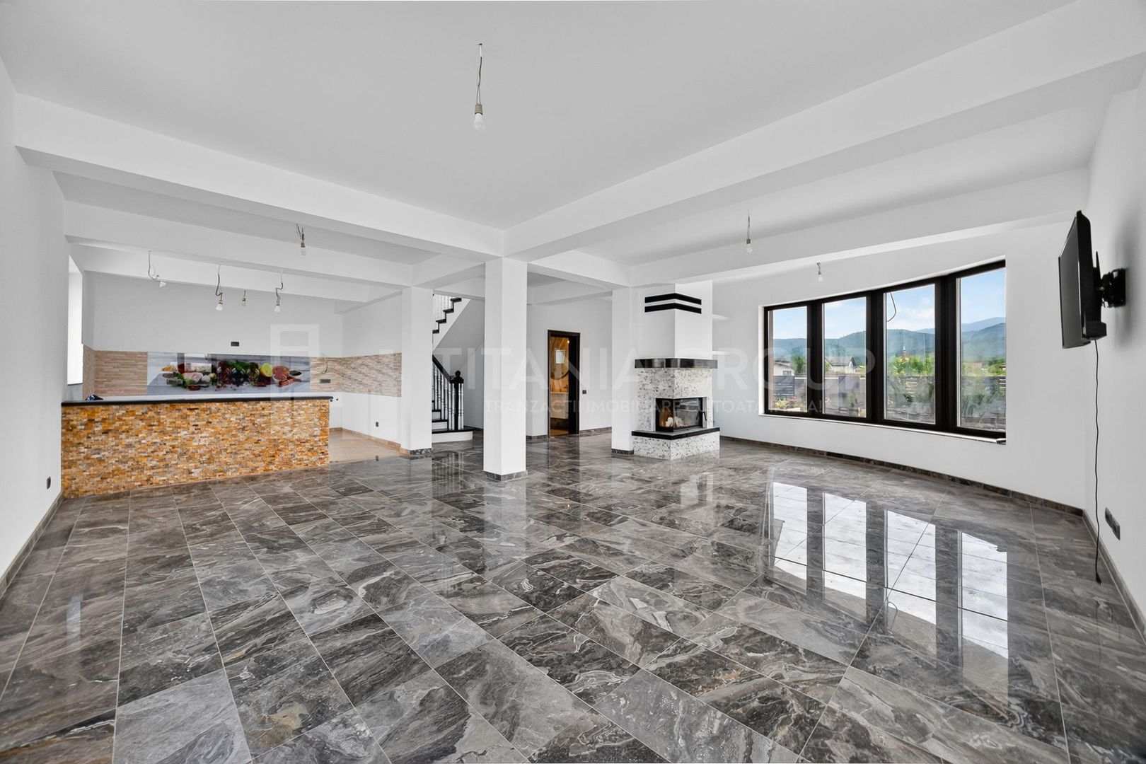 Vila cu arhitectura deosebita, teren 636mp, Cristian, Brasov - Poză 27