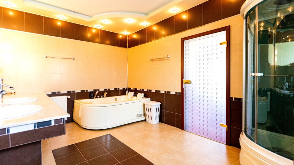 Dumbrăvița, la intrare – casă exclusivistă ideală locuință sau birou - Poză 16