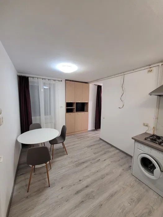 Apartament cu 2 camere | Decomandat | Centru | Renovat | Parcare - Poză 3