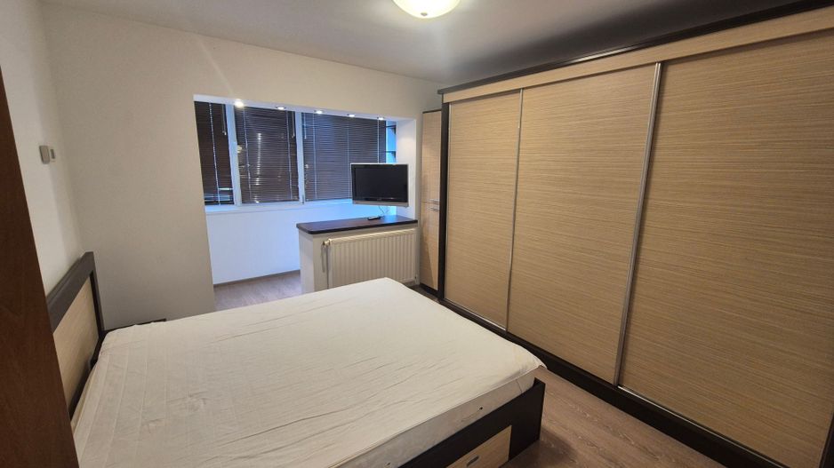 Închiriez apartament 2 camere Micro 4 - Poză 2