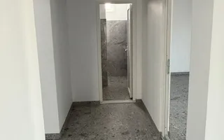 Închiriere spațiu mixt – Hală | Showroom | Birouri - Poză 14