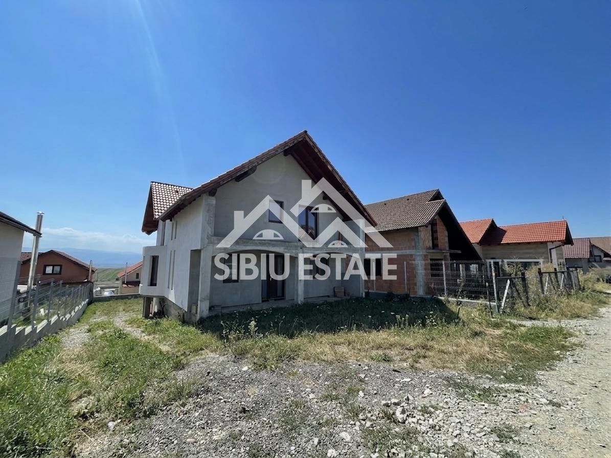 Casa Individuala in Sura Mare 5 camere, - Poză 2