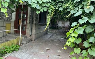 De vanzare teren si casa demolabila | 340 mp | Central - Poză 4