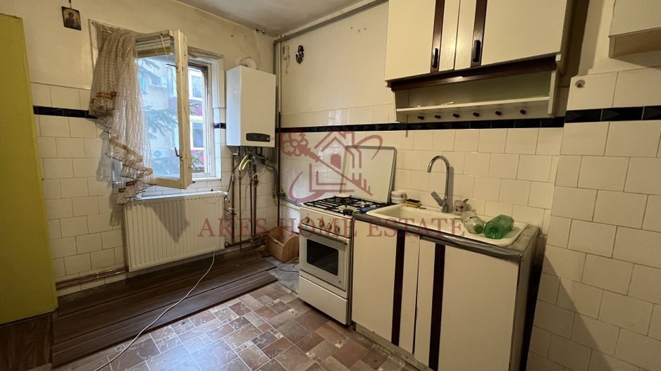 Etaj 1, 3 camere, spatios, 2 băi, centrală proprie – zonă excelentă - Poză 10