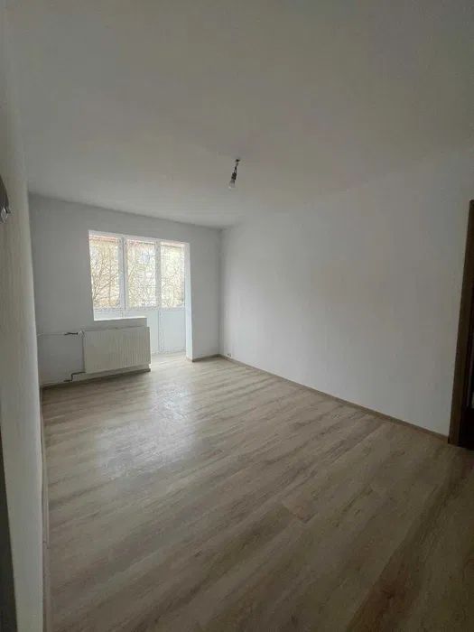 Dacia | 4 Camere  | Etaj Intermediar - Poză 1