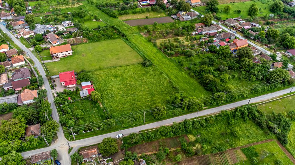 Teren intravilan de vânzare 1921 mp în Ghioroc - Poză 10