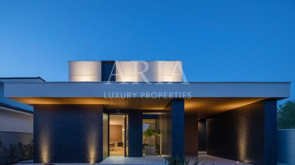 REZIDENȚĂ CONTEMPORANĂ CU DESIGN ICONIC | POZE REALE | - Poză 1
