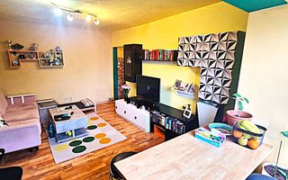 Vand apartament cu 4 camere in zona spitalul judetean,comision ,,0'' - Poză 1