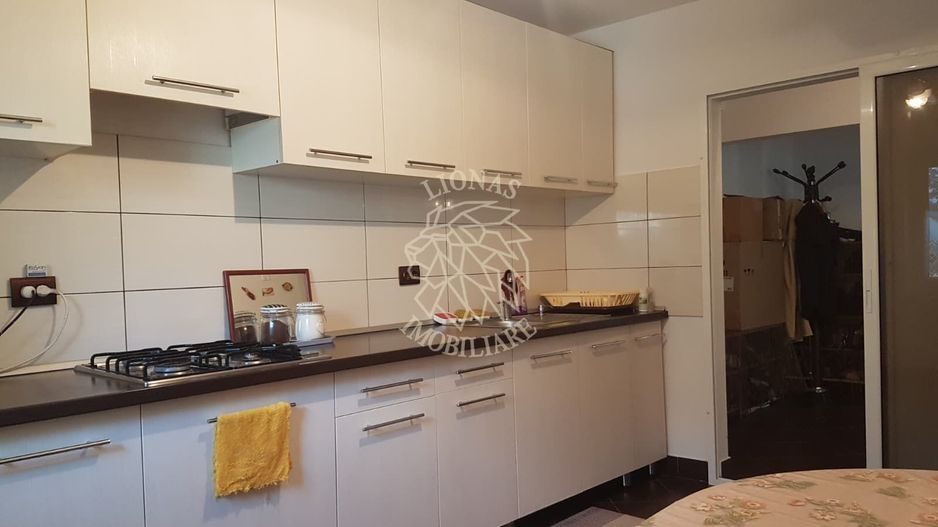 Apartament decomandat 3 camere-parcare-parter-Zona Imparatul Traian - Poză 2