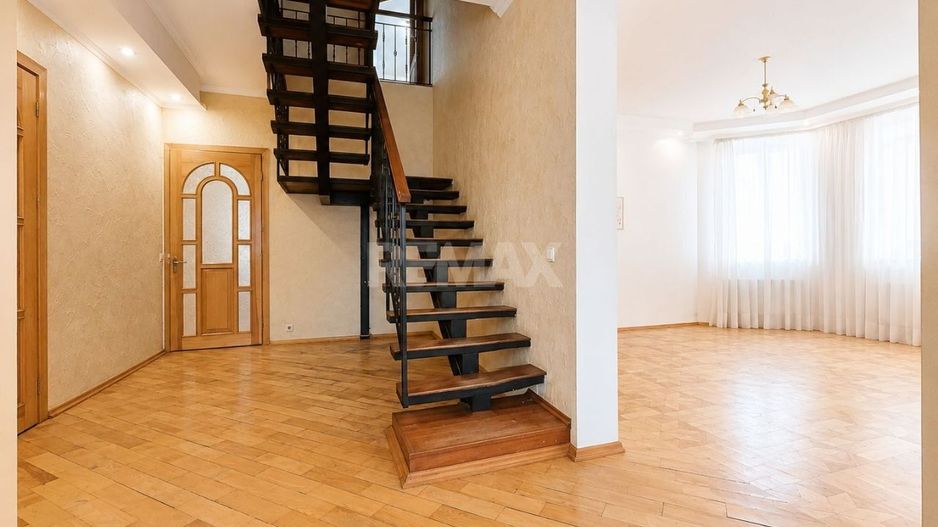 Cojușna - Casă 6 Dormitoare + Living | 259 m² | teren 10,81 ari | 249.000 € - Poză 8