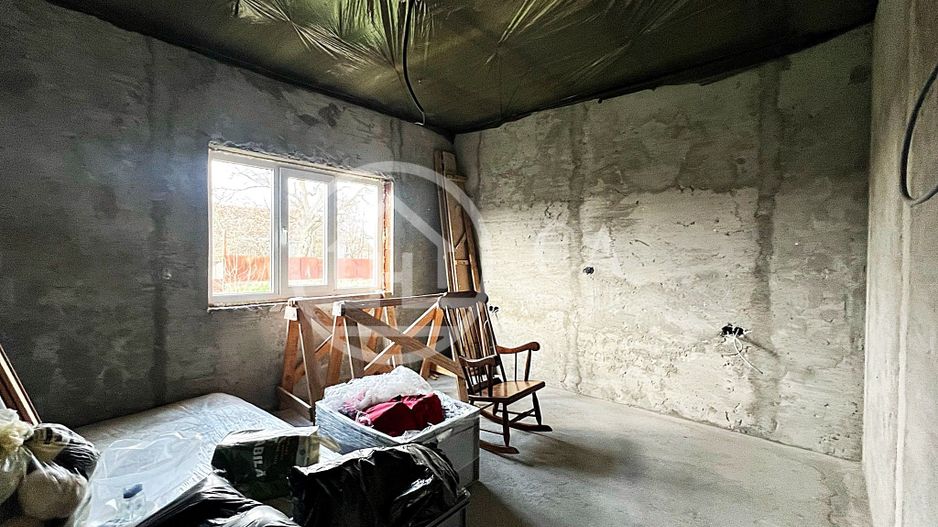 Casa de vanzare cu 3 camere in Girisu de Cris, Bihor - Poză 9