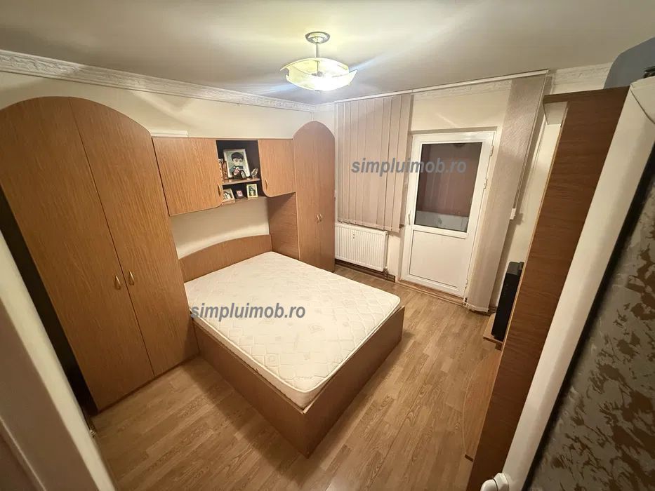 2 Camere Decomandat Centrala Proprie Loc de Parcare Piata Resita - Poză 3