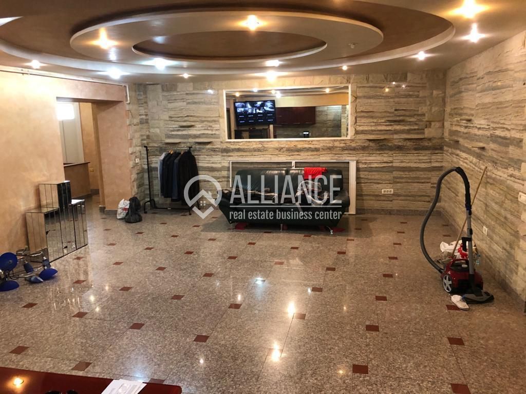 Faleza Nord - (Cod 12) - De inchiriat Apartament 5 Camere - Poză 1