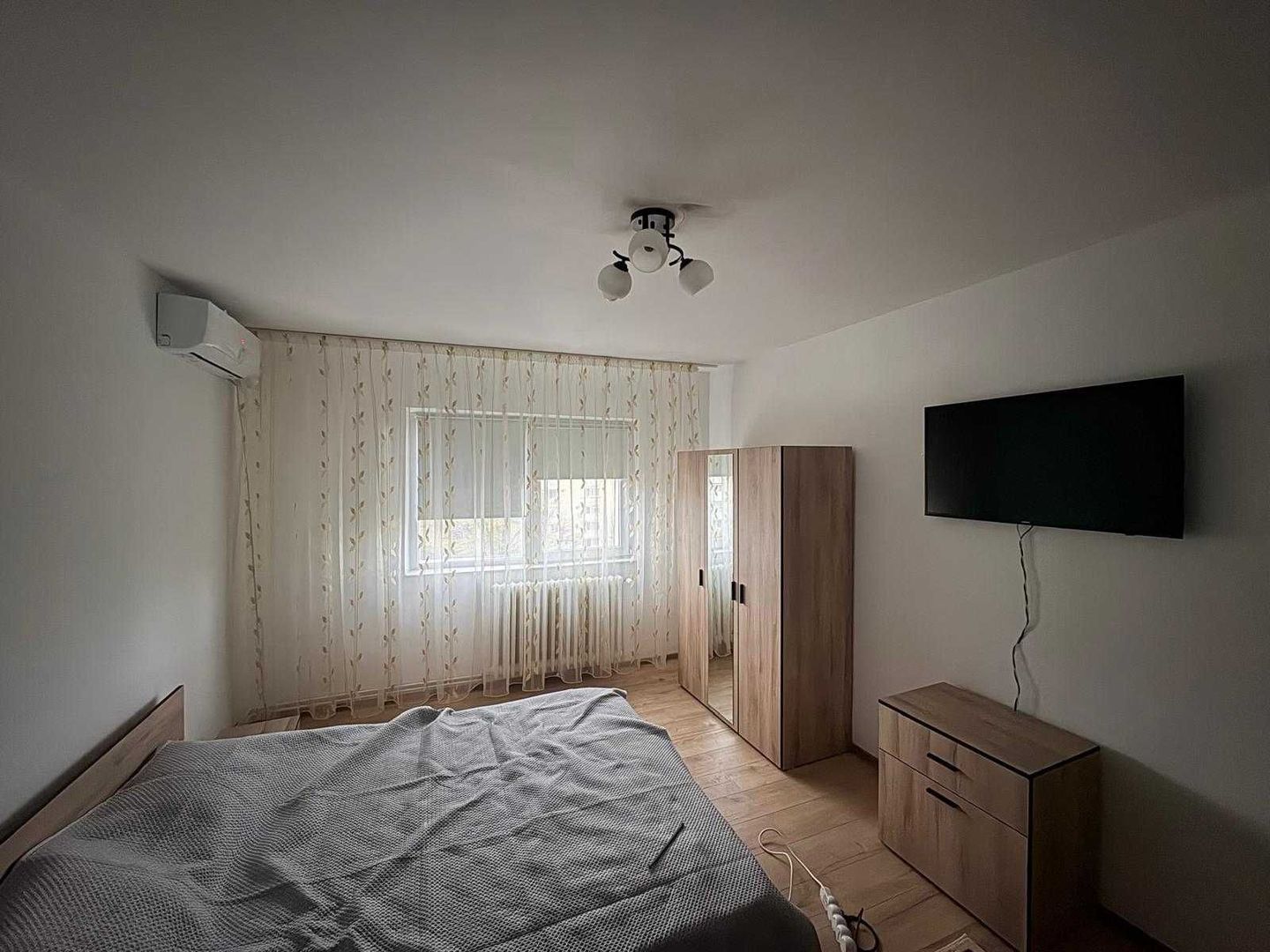 Investitie Apartament 1 camera 34 mp Nicolina 65000 euro - Poză 2