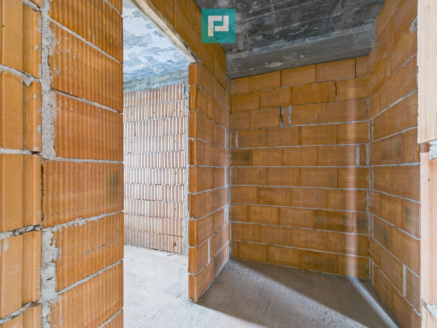 Duplex solid 120 mp, intimitate și calm in Chisoda - Poză 19