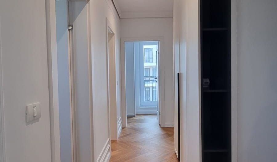 Locație Rară! 3 Camere High-End cu Vedere Spre Parcul Copiilor - Poză 7