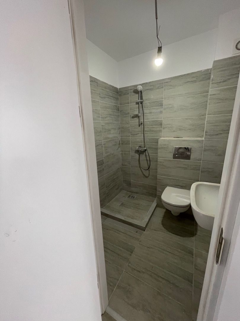 Apartament NOU 3 camere - Loc de parcare si boxa inclusa in pret - Poză 8
