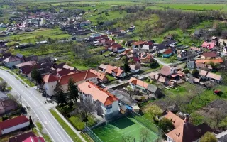 Casa eleganta,curte amenajata, garaj,Central,Brancovenesti,Mures - Poză 15