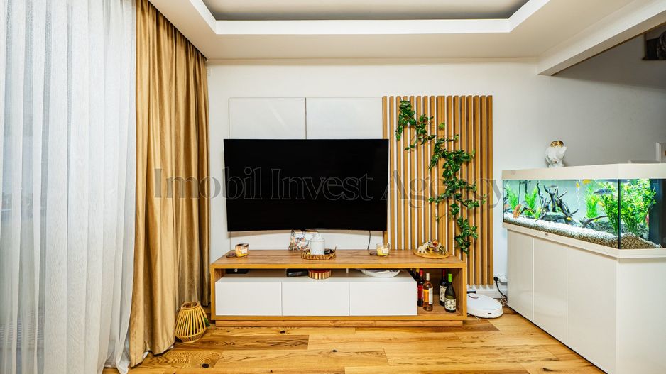 Duplex P+1+M cu grădină proprie, terasă și acces la piscină. - Poză 5