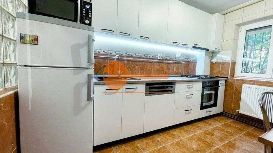 3 camere cu centrala la 800m de metrou Piata Victoriei - Poză 5