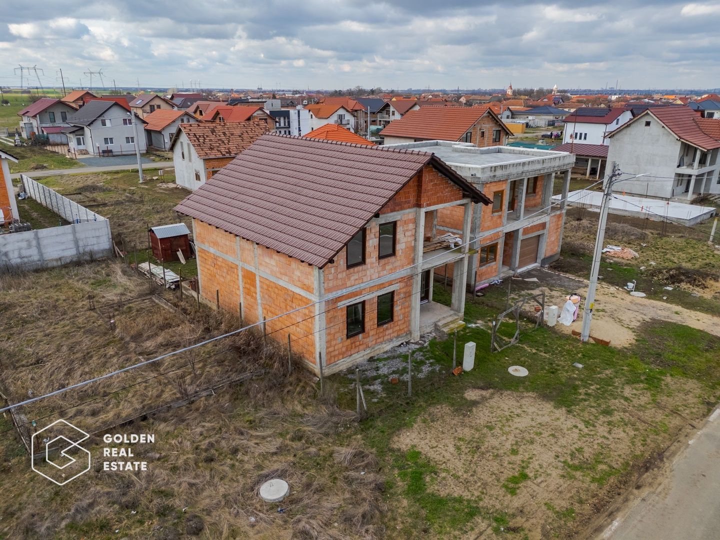 Casa  P+M  in  Fantanele,  ideală pentru personalizare - Poză 1