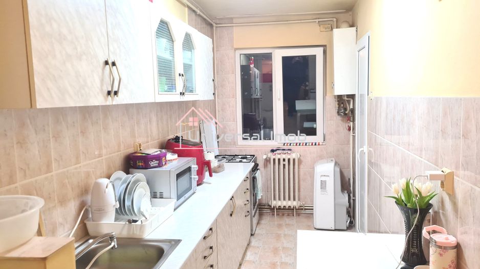 Apartament cu 2 camere decomandate, str. Parang - Poză 1