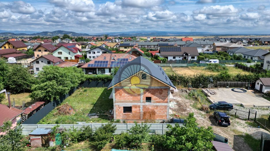 CASA  5 CAMERE IZVOR-TARLUNGENI - Poză 19