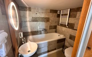 Apartament elegant si modern in Centru! 110mp cu tavan de peste 4m! - Poză 8