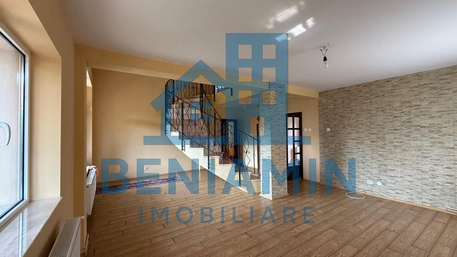 Casa P+M 224mp si teren 1000mp-Romanesti pe principala-2014-Libera - Poză 2