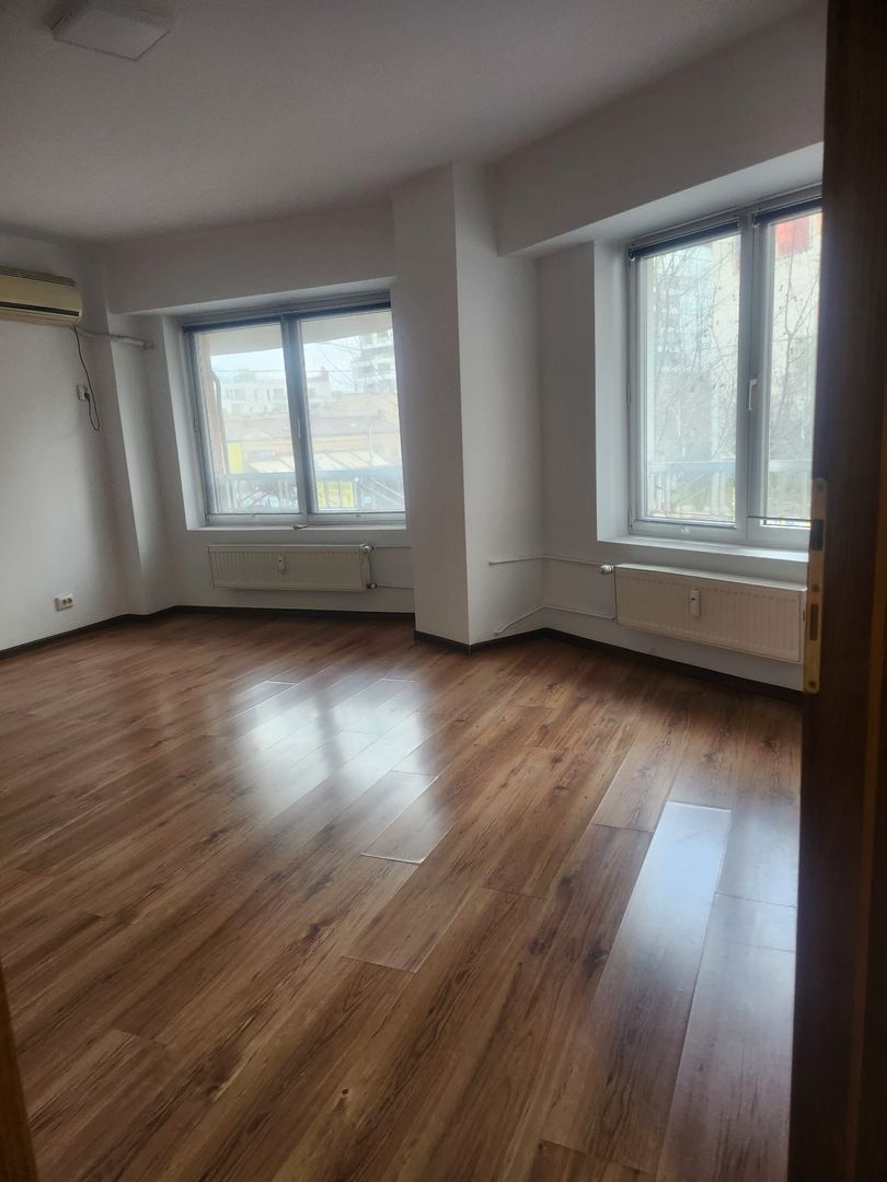 Închiriez apartament 2 camere nemobilat, Piața Muncii, pretabil birou - Poză 3