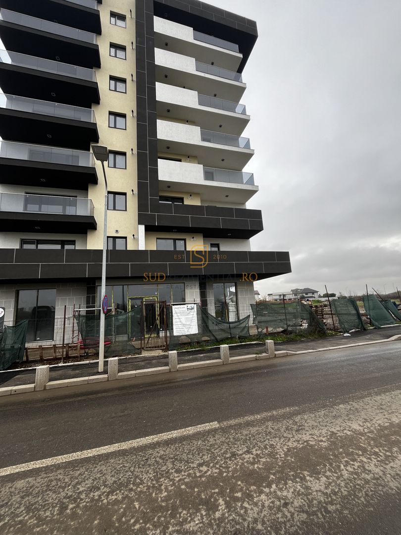 Spatiu Comercial, Sector 4, Bucuresti, Grand Arena, vitrina generoasa - Poză 1