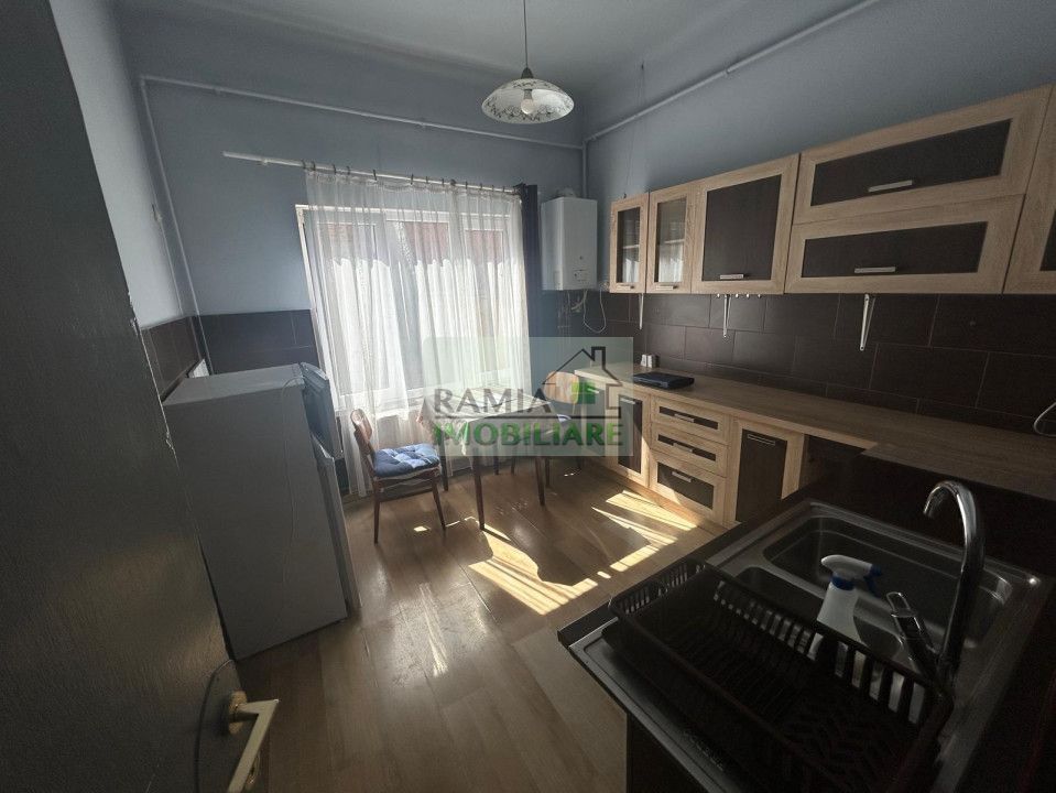Apartament 2 camere de închiriat în Piața Sfatului, Centrul Istoric - Poză 4