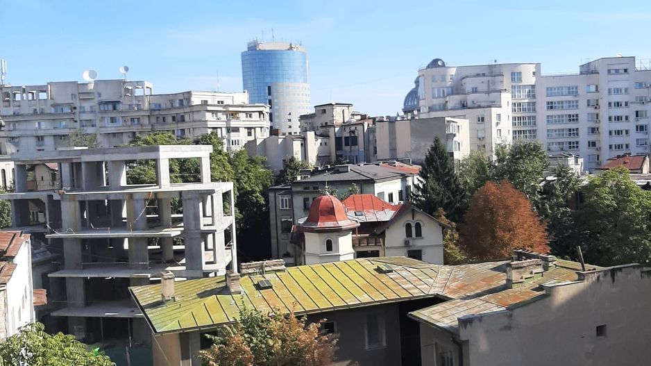 GARSONIERA NATIUNILE UNITE - BUCATARIE INCHISA, MOBILAT/ UTILAT MODERN - Poză 8